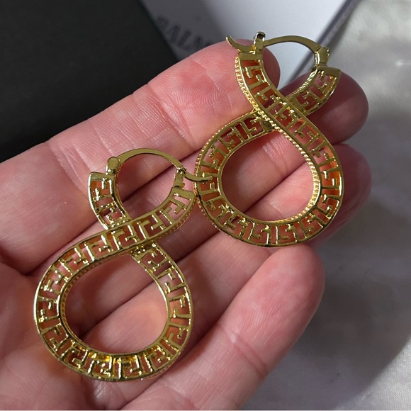 Infiniti Gold Hoop Rarrings - Picture 2 of 11